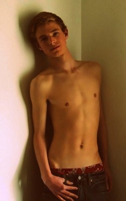 cuteboysshirtless: