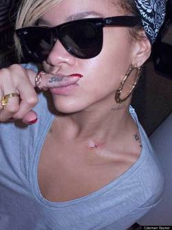 ultimaterihanna:  Rihanna Reveals New Crucifix Tattoo On Collarbone