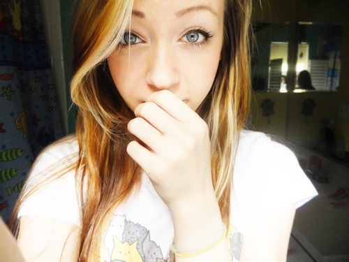 superfckingcutegirls:  Submitted by: http://kitten-fur.tumblr.com 