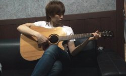 I want to learn guitar :3