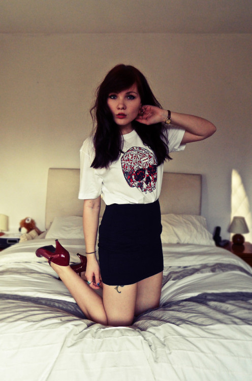 XXX lookbookdotnu:  The Black Hearted Twin. (by photo