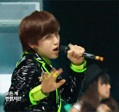   120317 Music Core  When he gives his all to singing. When the emotion reaches his