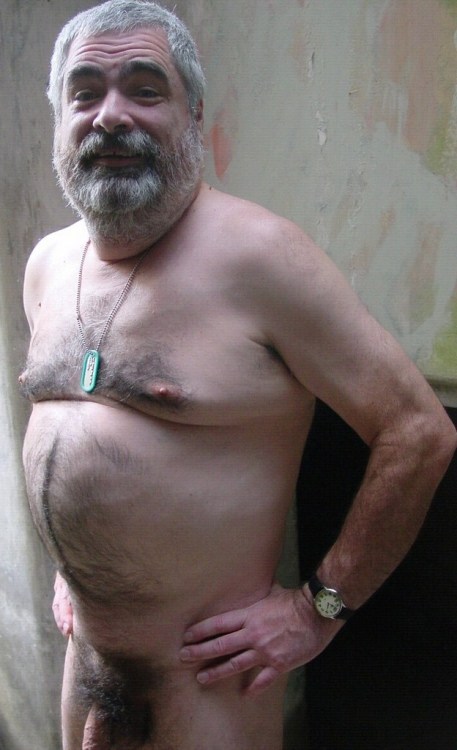 http://senioretgay2.tumblr.com/post/19507141241
