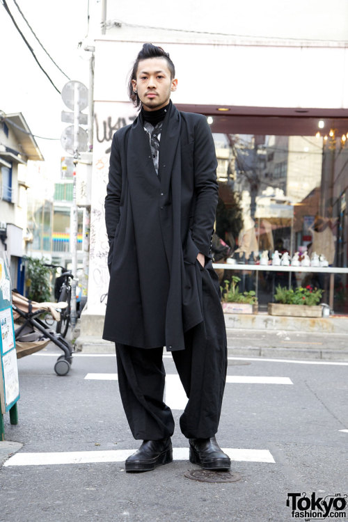 20-year-old Japanese guy wearing Avan Trance coat in Harajuku.