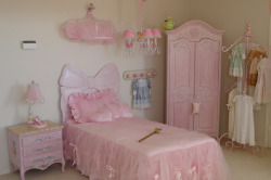 theshadyone:  I know one little princess that would love her room made like that 😊  💖💕 The sweetest Daddy ever 💕💖