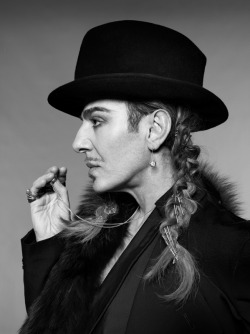 carangi:  John Galliano by Jan Welters