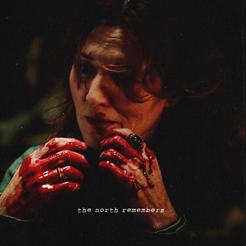 :Catelyn Stark raised her hands and watched the blood run down her long fingers, over her wrists, be
