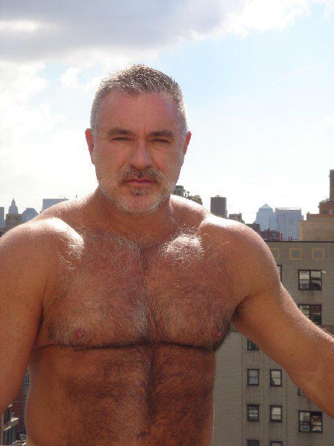 ngrboy4whttops:  Sexy Silver Fox! 