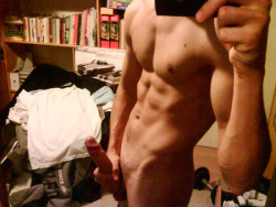 getoncam:  Muscle stud 