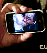 abyssofthe-disheartened:  alaskas-fault-was-in-her-stars:  Side note, that is Mark Sheppard’s ACTUAL PHONE   AND he still has the picture 