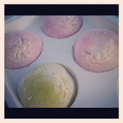 skyevictoriano:  Fresh Mochi Ice Cream! (Taken