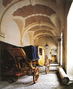 vivrearia:  Palace of Versailles: carriage