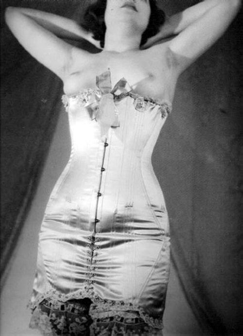 frenchtwist:Lingerie for Diana Slip, Paris, 1932Also
