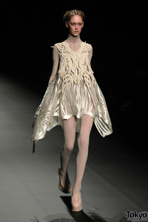 Beautiful intricately cut dresses &amp; amazing footwear from Somarta today at Tokyo Fashion Week.