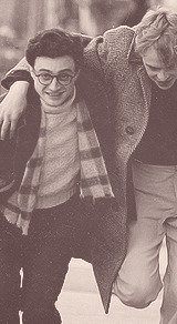 captain-swan:  Daniel Radcliffe and Dane DeHaan on set: Kill Your Darlings (Brooklyn, New York, March 19) 