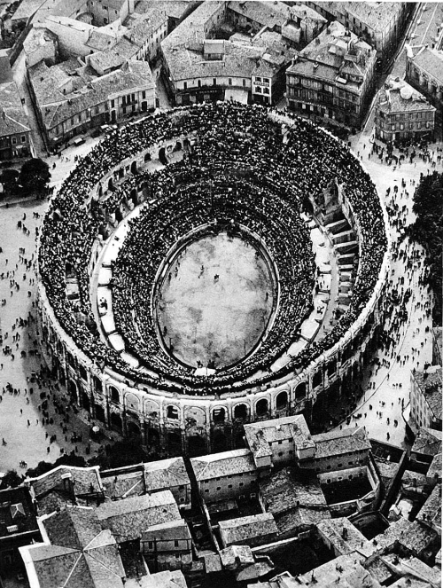 frenchtwist:via firsttimeuser:The Arena of Nimes, Provence, France, 1935
