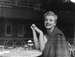 Actress Marilyn Monroe (1926-1962), date