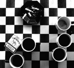 manbitesmovies:  Coffee and Cigarettes (2003,