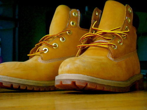 RANDOM FACT: Workboots always makes a guy more attractive in my eyes.