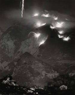 itsjohnsen:  Artillery barrage: supporting fire for an infantry action south of Bologna, Italy, 1944. Margaret Bourke-White 