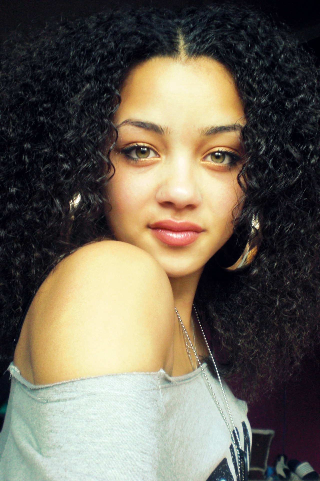 chitownblogspot:  loveslatinas:  I like  Beautiful… 
