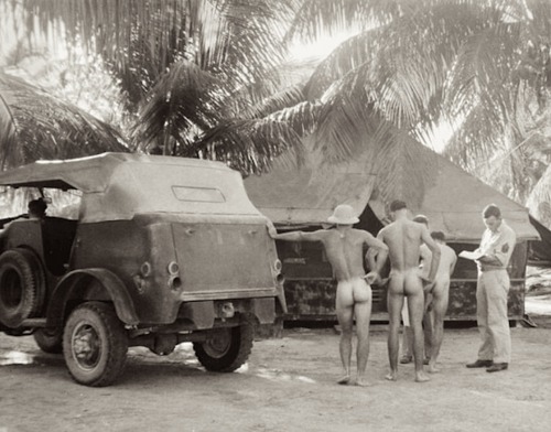 loverofbeauty:  In the tropics  ’40s