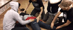 lee-sandeul:  Jinyoung being extra thorough…