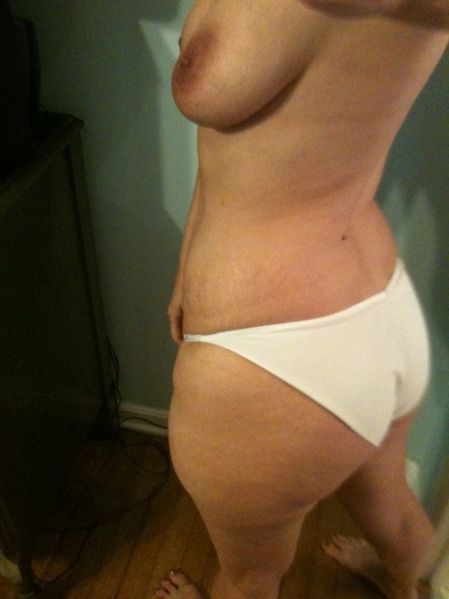 tuamoysenor:  mysultrysecret:  as per request - sorta =)  Oh Yeah like a rock now