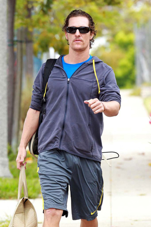 Looks like Matthew McConaughey is CIRCUMCISED. 