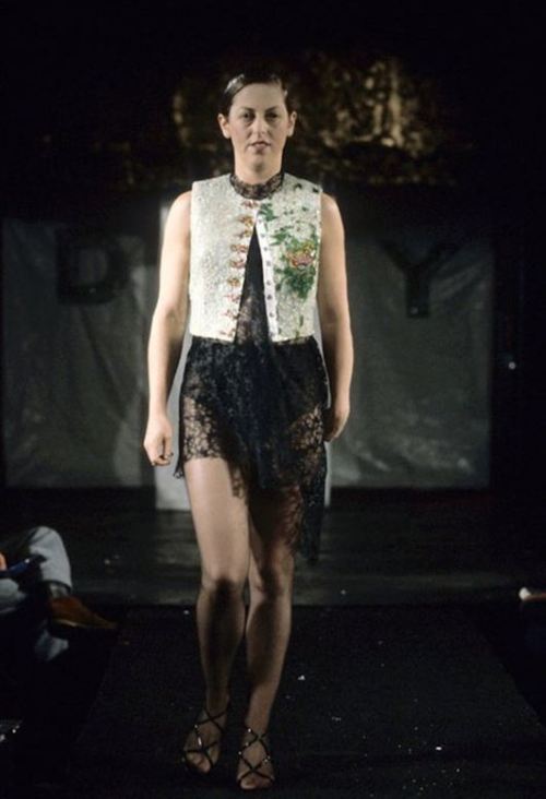 Isabella Blow modelling in Alexander McQueen’s A/W 1994 show