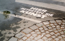 visual-poetry:  “hier betreten sie kunst”