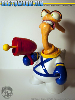 calvatronics:  all-because-of-u:  manlyartadventure:  Earthworm Jim Mega Munny on Flickr. This is the last of the customs I did for the Vinyl Thoughts 2 art show. It’s an Earthworm Jim Mega Munny. This thing is HUGE. It’s at least 2 feet tall. It