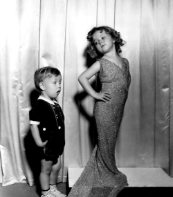 miss-shirley-temple:  A young Shirley Temple with child star Baby LeRoy, early 1930s. 