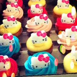 Hello Kitty Cupcakes #hellokitty (Taken with