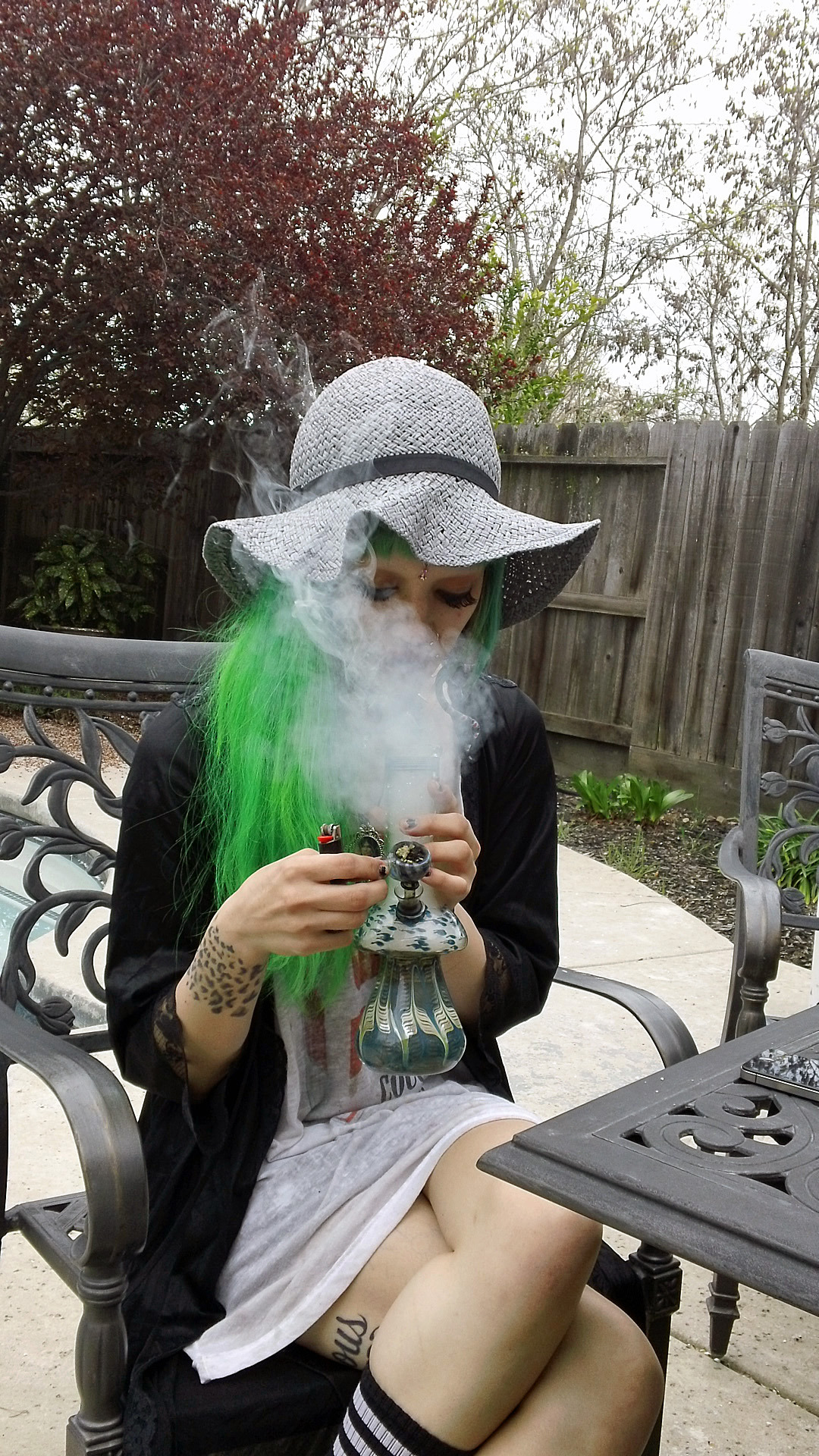 poor-baby:  bong hits pt 2 
