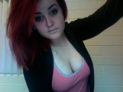 thesexkitten:  hi cuties, i’ve got red hair now :)  LOVELY!