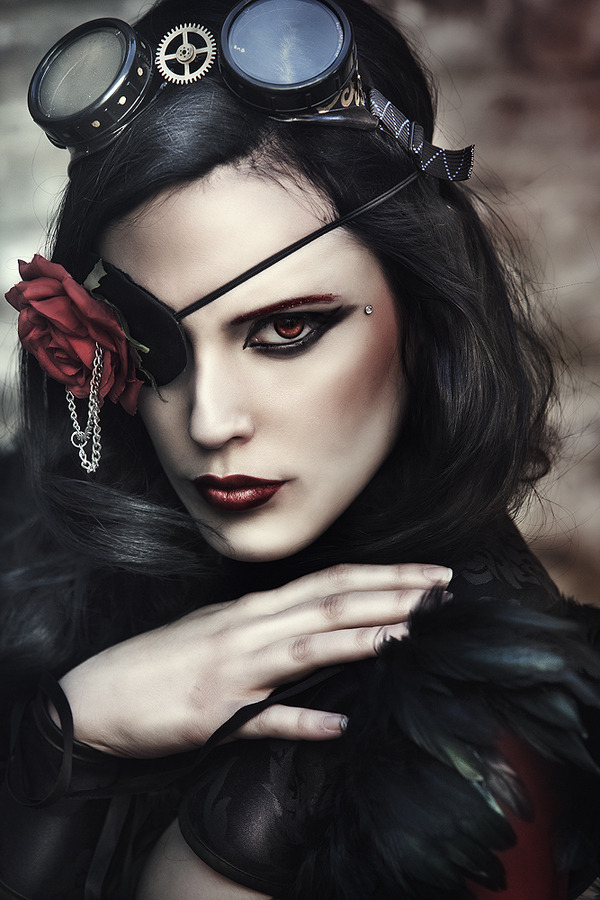 I M A Roybot “anneke Nekro” By Rebeca Saray Gude