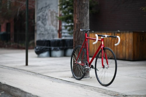 choppervirus:valentineshane:dan chabanov’s red hook crit stanridge track bike. ghost darkness  rip