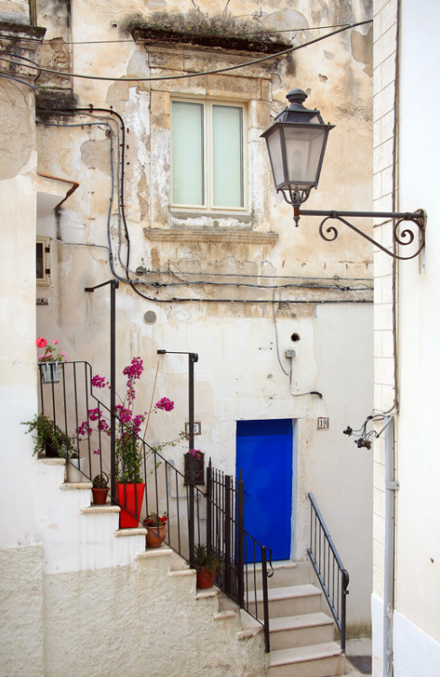 (via the blue door, a photo from Foggia, Apulia | TrekEarth)Vieste, Apulia, Italy