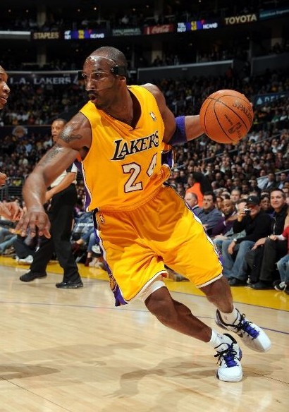  take your pick kobe bryant chris paul who do you think looks better w/ the mask