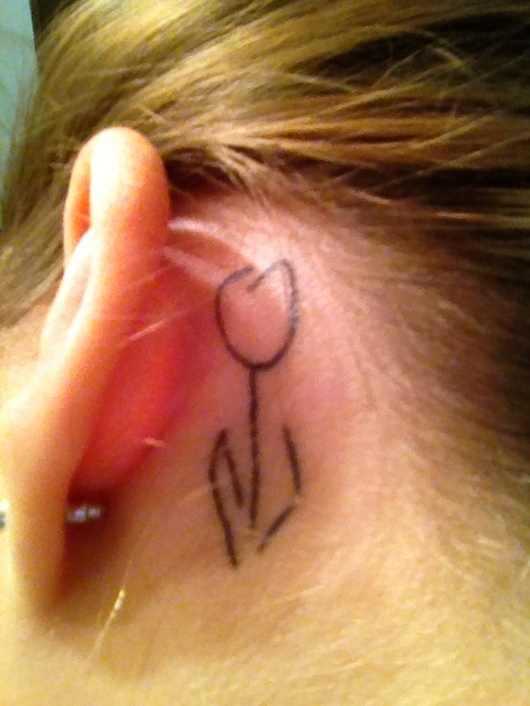 texas-hottie:  Fringe Friday!!!  White tulip tattoo!!! That’s so neat! I think more people should have Fringe tattoos. I’ve got the gggr and it rules.