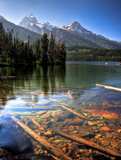 Beautiful view at Taggart Lake, Grand Teton NP, Wyoming, USA (by Photo Passion).