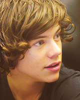 thefiveboysdaily:   Harry Styles perfect face.  one direction blog that follows back :) : http://thefiveboysdaily.tumblr.com/ 