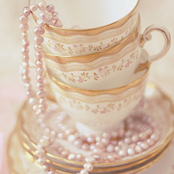 herald-s:  Pretty Things - Vintage Tea Cups