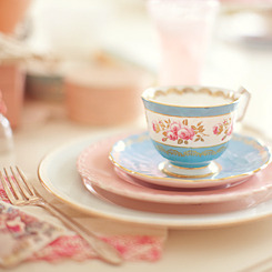 herald-s:  Pretty Things - Vintage Tea Cups 
