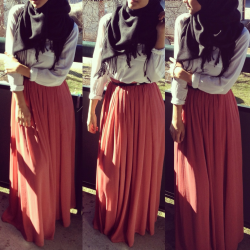 walk-like-an-egyptian:  that skirt. my closet. now.  I can never seem to put together outfits as badass as this.  Ever &gt;=[