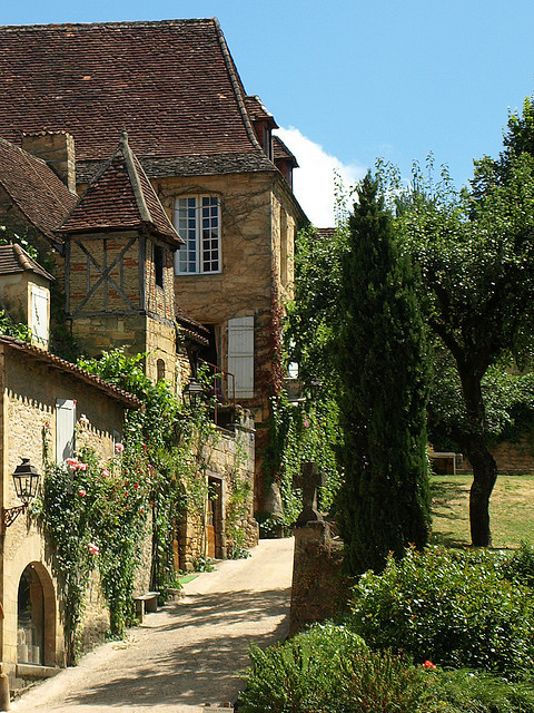 A quarter timber house in the beautiful medieval town of Sarlat, Dordogne, France (by DaveKav).