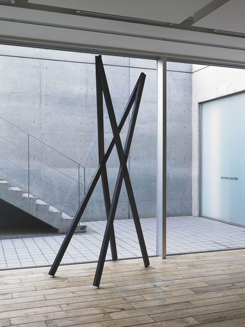 spicio:  Oscar Tuazon