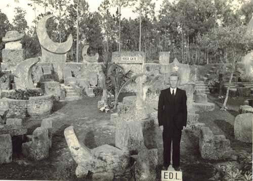 jollyrogers777:  austindpearce:  How did one five-foot-tall, 100-pound man build an intricate rock garden using pieces of coral that weighed several tons each? Coral Castle, in Homestead, Florida, was Latvian immigrant Ed Leedskalnin’s monument to a