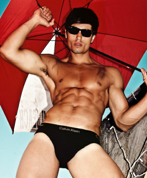 yellowasian:  Igor Augusto | Leonardo Corredor for Bello Mag 